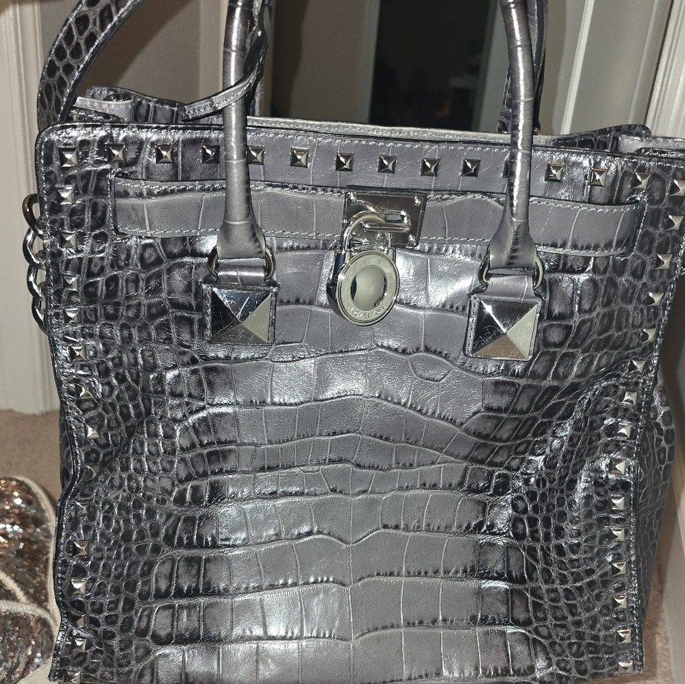 Weekend Ptice DROP! Michael KORS Gray Crocodile-Embossed Tote Bag